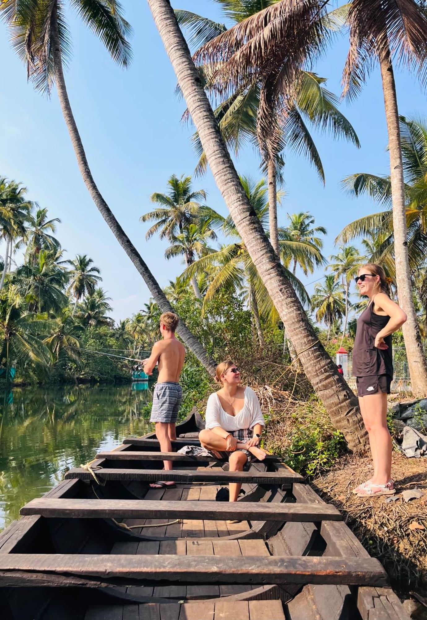 Riverrootsstays Mundrothuruth Luaran gambar