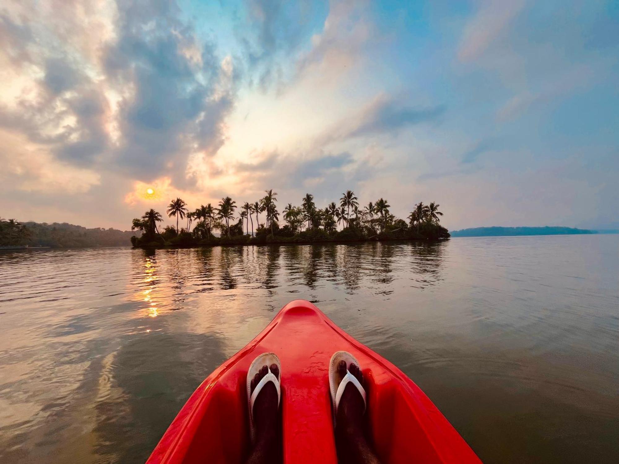 Riverrootsstays Mundrothuruth Luaran gambar