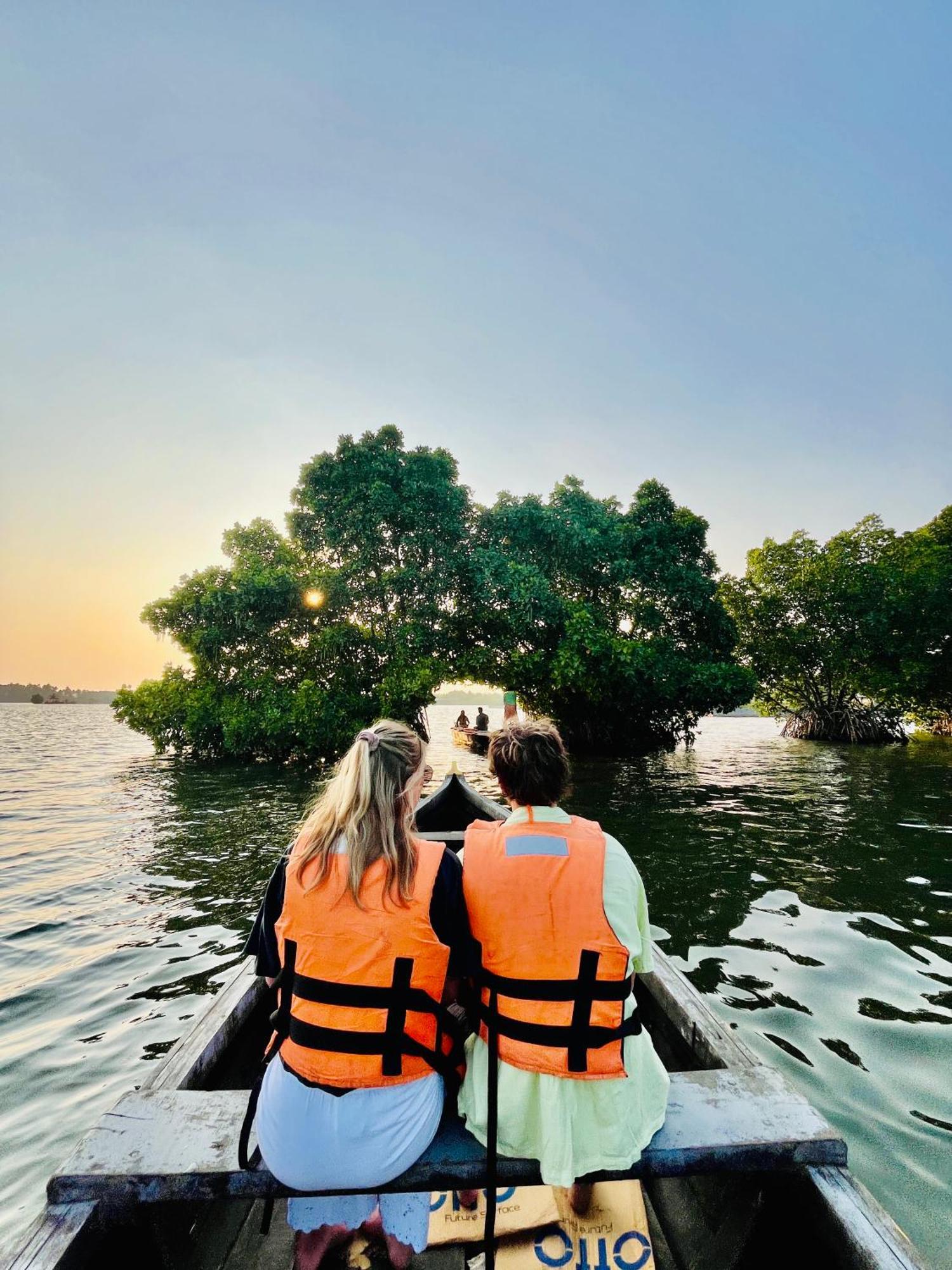 Riverrootsstays Mundrothuruth Luaran gambar